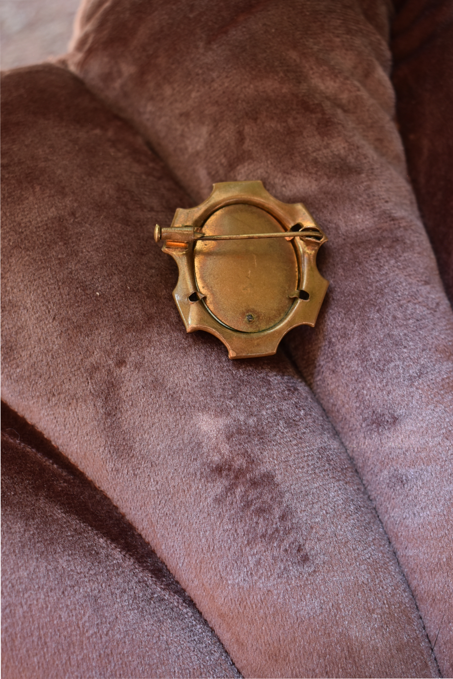 Vintage broche Paris