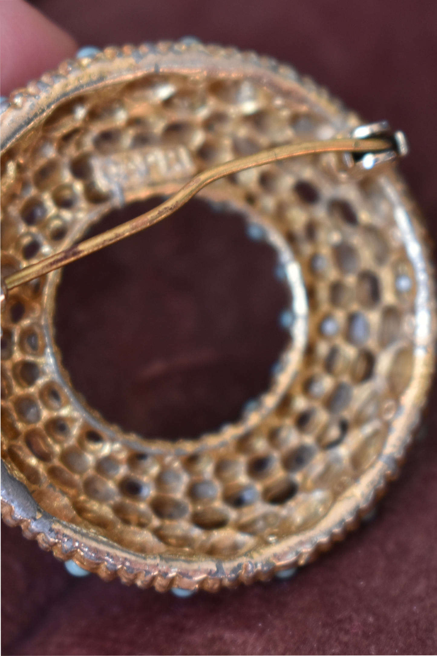 Vintage Capri broche
