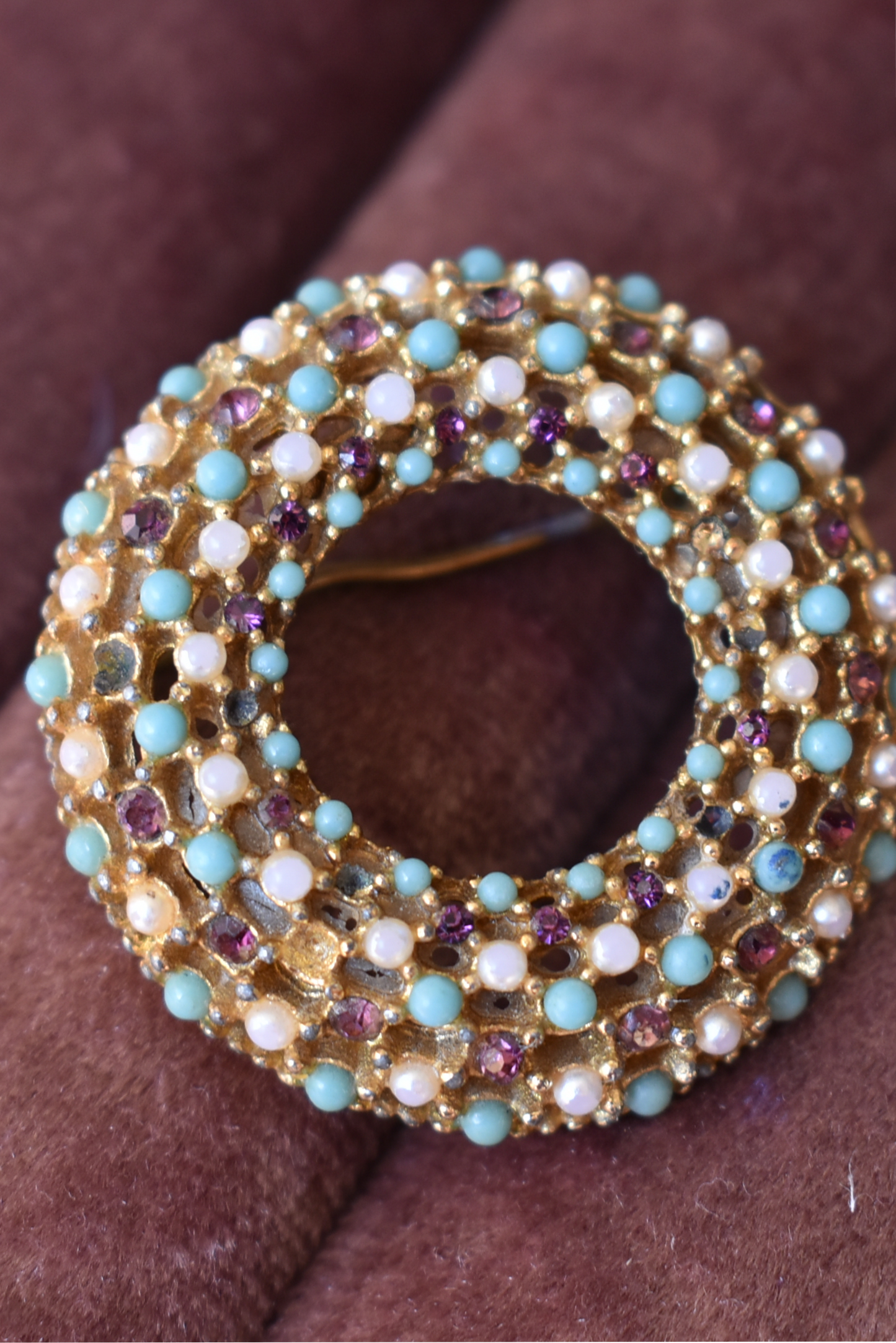 Vintage Capri broche