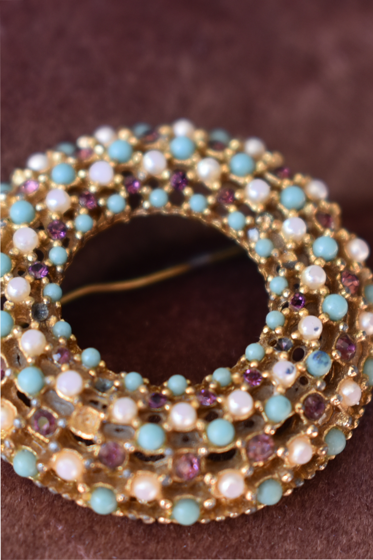 Vintage Capri broche